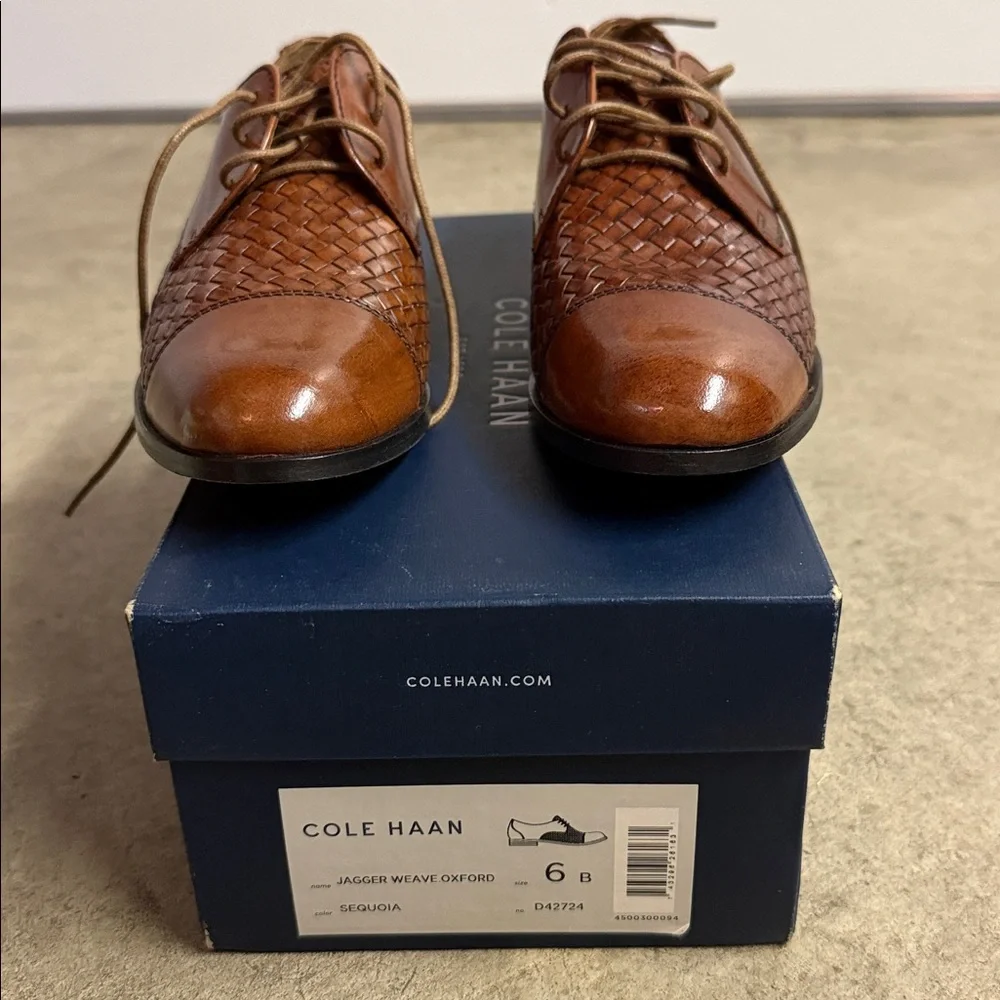Brand new Cole Haan women's Tan Woven Leather Oxfords - Picture 2 of 10